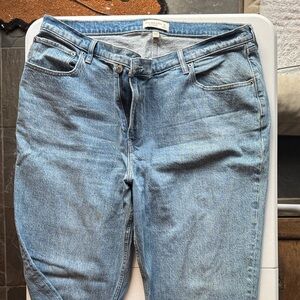 Abercrombie Curve Love The 90s Straight Ultra High Rise Jeans